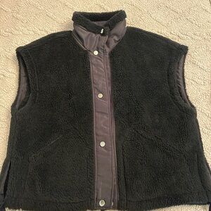 Women's Black Fleece Puffer Vest